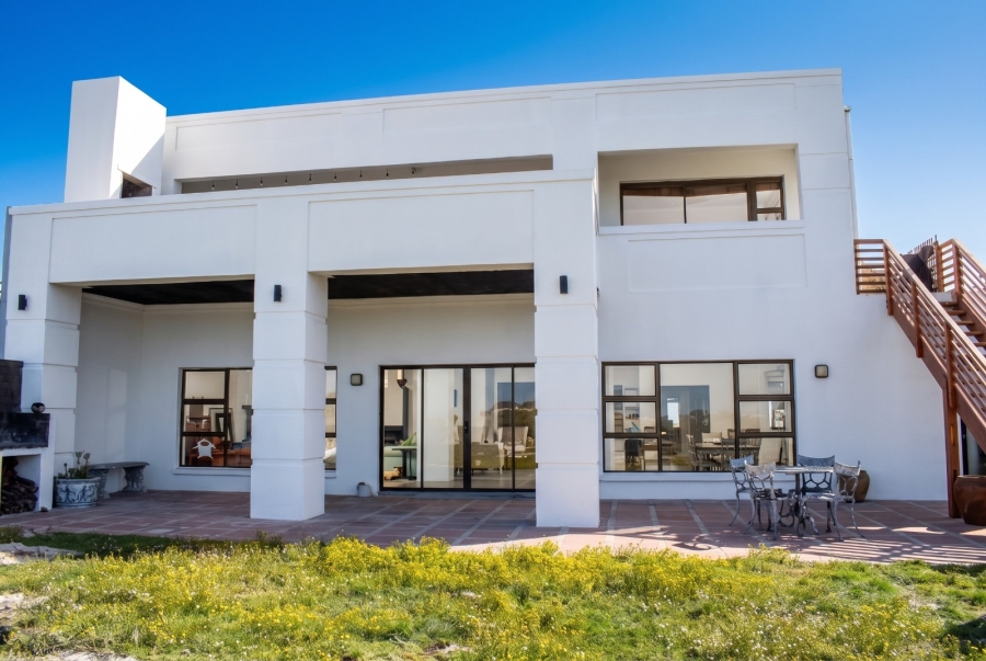 4 Bedroom Property for Sale in Struisbaai Western Cape
